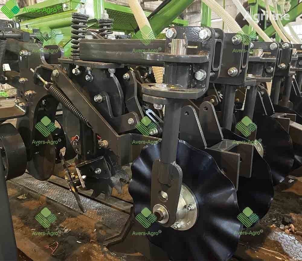 Культиватор strip-till агрегат 8 рядний. Агрегат полосового обробітку