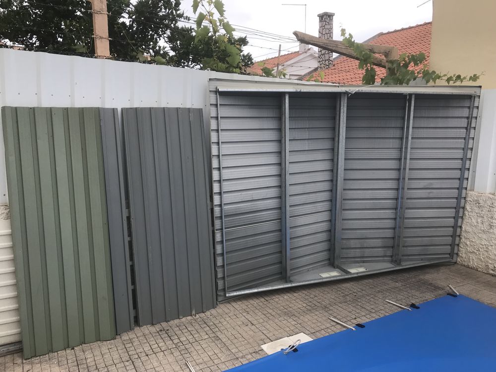 Abrigo metálico 2,6m x 1,8m