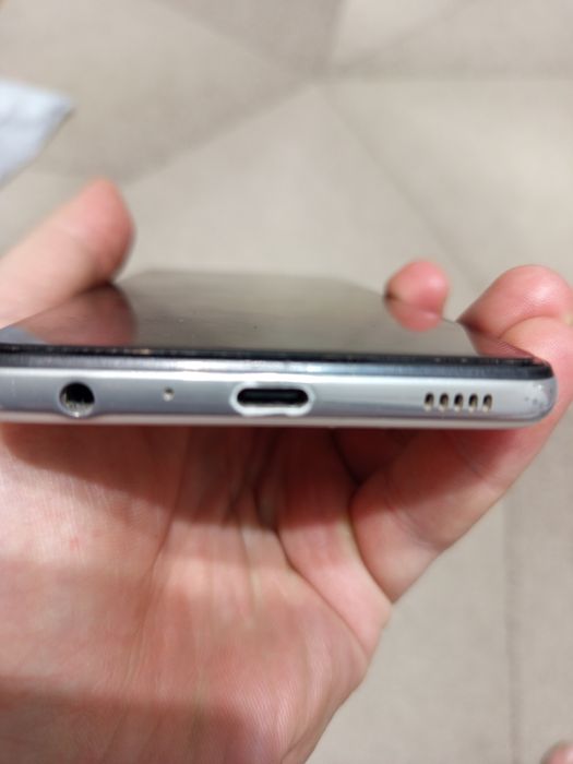 Продам (б/у) Смартфон Samsung Galaxy A52 4/128Gb Violet