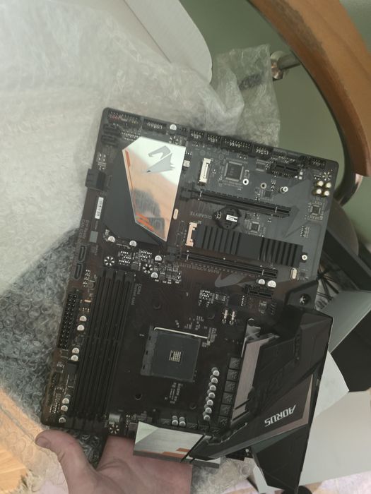 b450 aorus elite v2 материнська плата