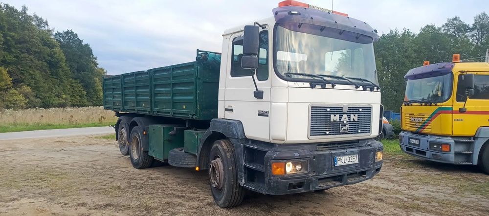 MAN 26.403 wywrotka 6x2  Wywrotka trójstronna
