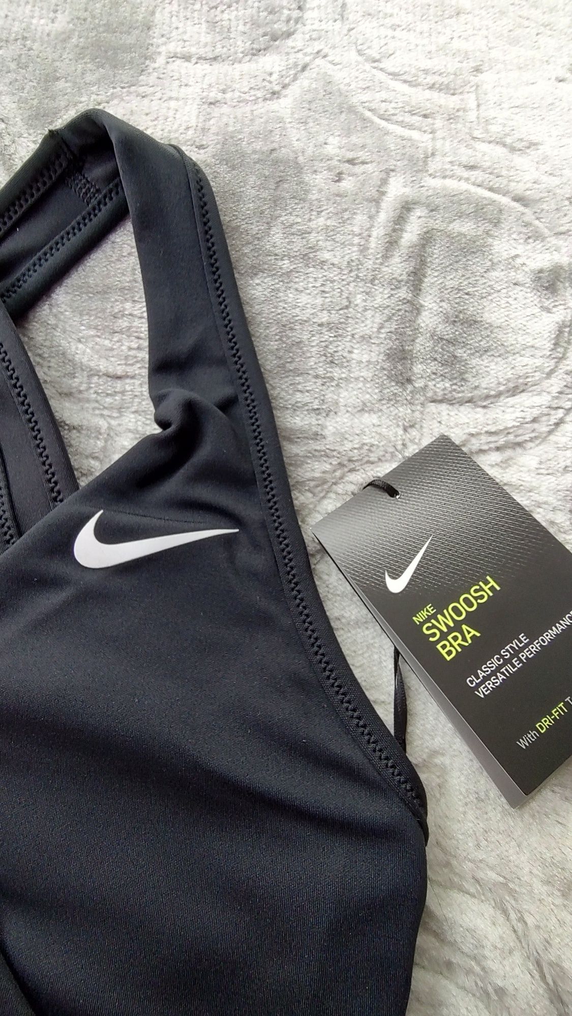 Nike. Stanik sportowy fitness roz. S