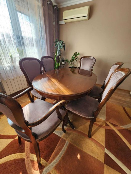 Drewniany masywny stół z rozsuwanym blatem + 6 krzeseł