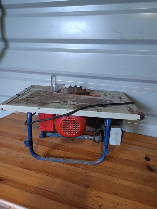 Piła elektryczna globus 600w