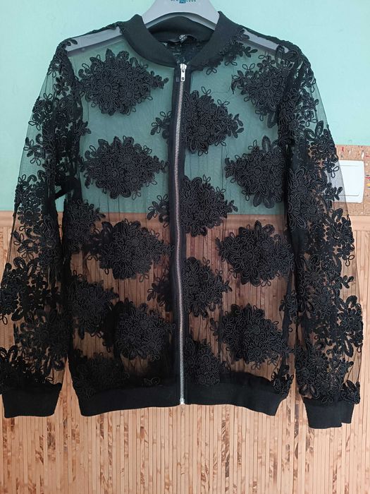 Жіноча легка курточка бомбер в готичному стилі, р. 38 (EUR)