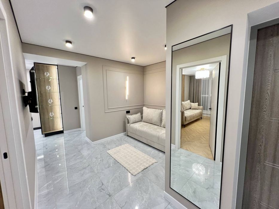 2кім. квартира в новобудові з ремонтом меблями та технікою