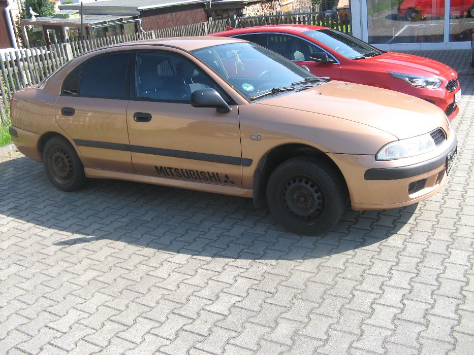 Mitsubishi Carisma 1,6 benzyna 2002r. na czesci