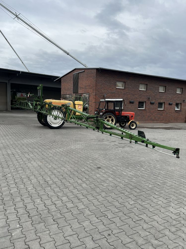 Opryskiwacz Amazone UG 2200