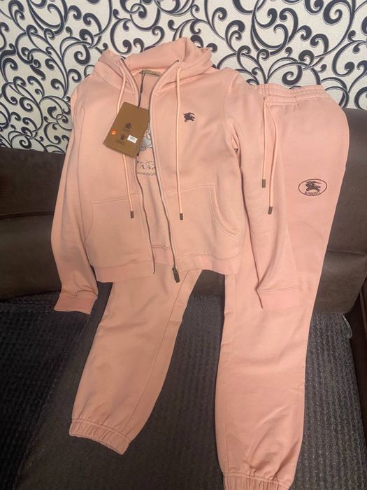 Продам спортивный костюм новый  размер