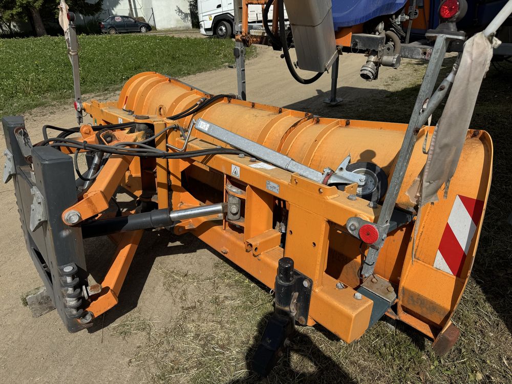 Zestaw do Unimog Schmidt Taśma Stratos 1,5 + pług śnieżny piaskarka
