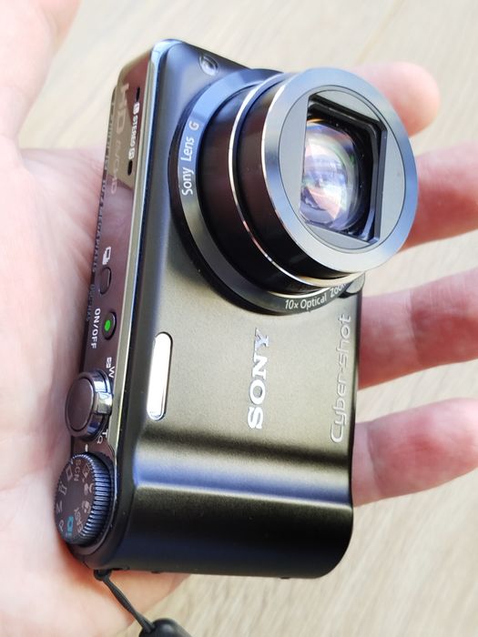 Потужна камера  Full HD 1920×1080  від Sony Cyber-Shot  DSC-HX
