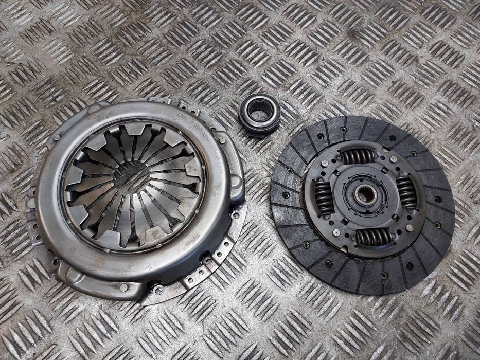 SPRZĘGŁO TARCZA + DOCISK + ŁOŻYSKO OPOROWE FIAT PANDA II 1.3 JTD