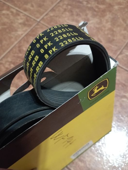 Pasek 8PK 2285 John Deere oryginał L115658