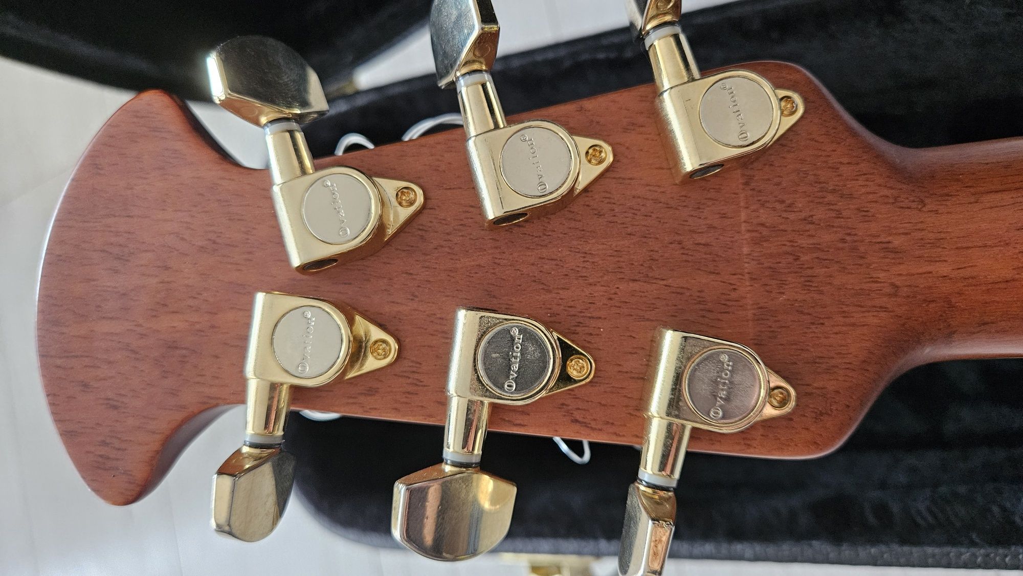 Gitara Ovation elektro-akustyczna