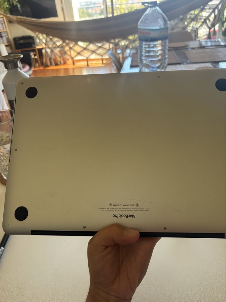 MacBook Pro 13” (2015) – 8GB RAM / 256GB SSD – Estado Excelente