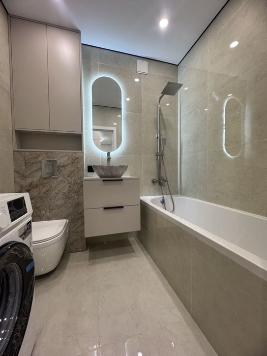 Продам євродвокімнатну квартиру в новобудові Птичка гидропарк