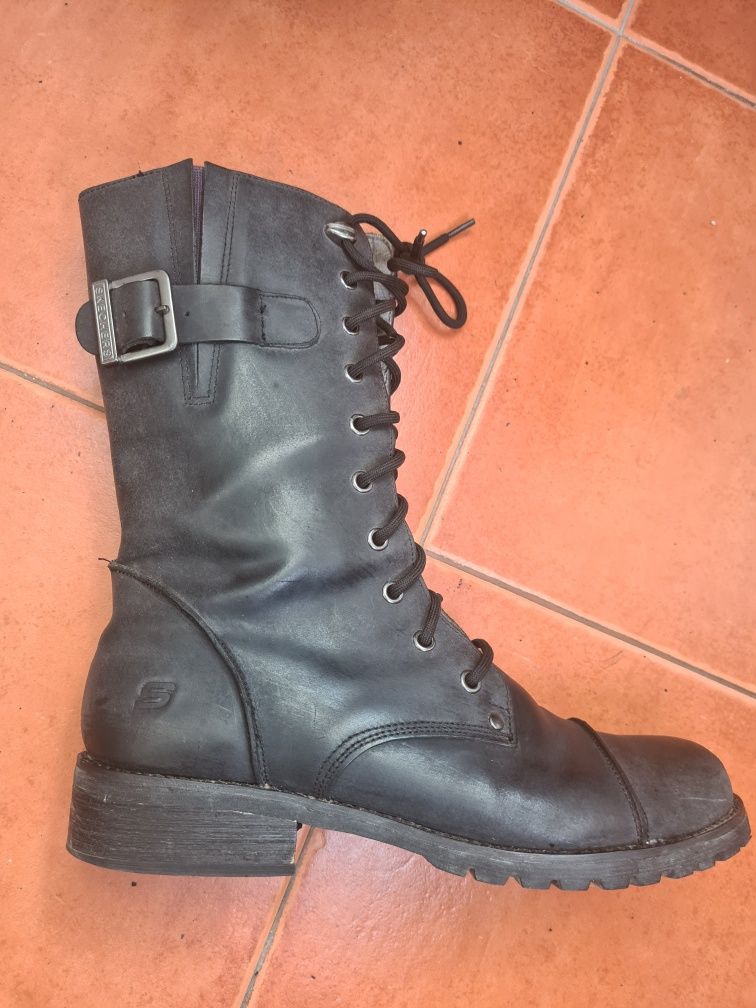 Botas skechers n 40 em bom estado