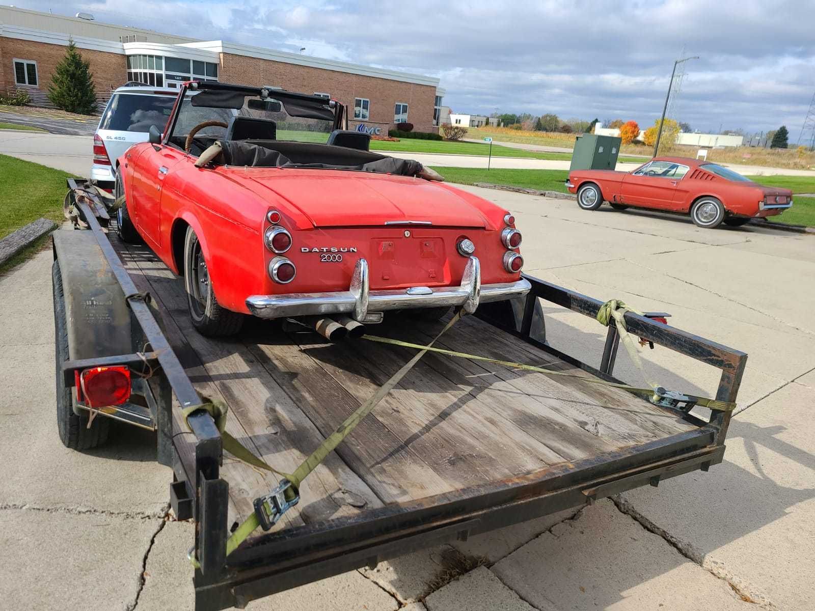 Nissan Datsun 2000