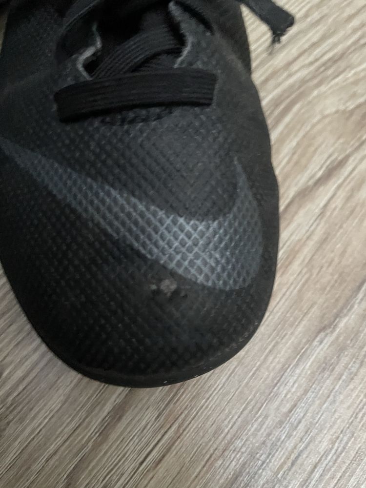 Buty do piłki nożnej Nike rozm 32,5