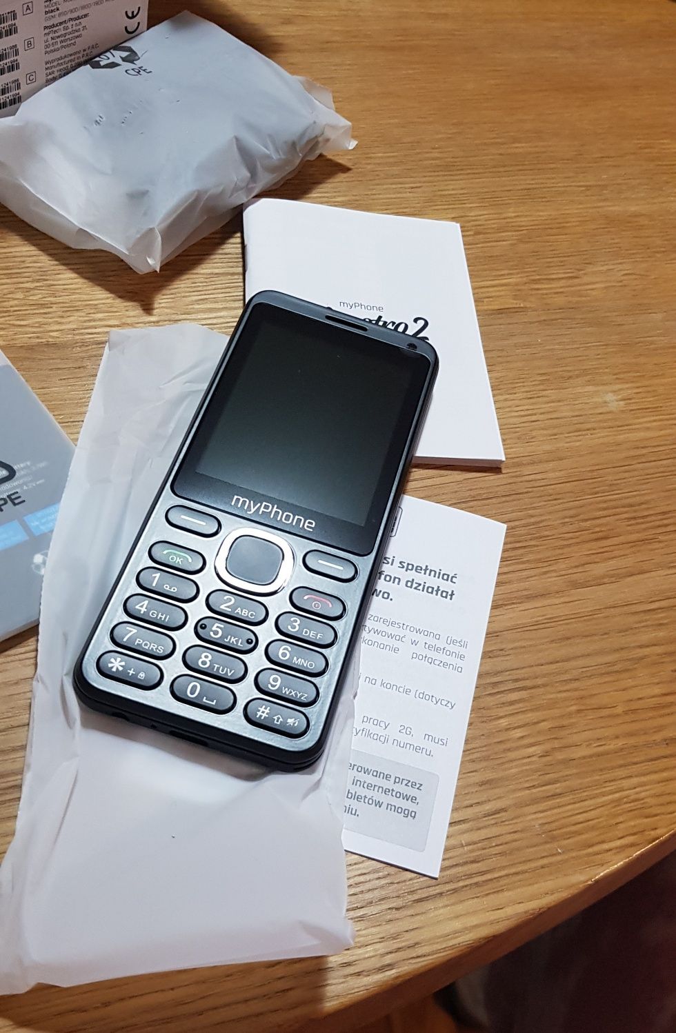 Nowy łatwy w obsłudze czarny telefon myPhone Maestro 2