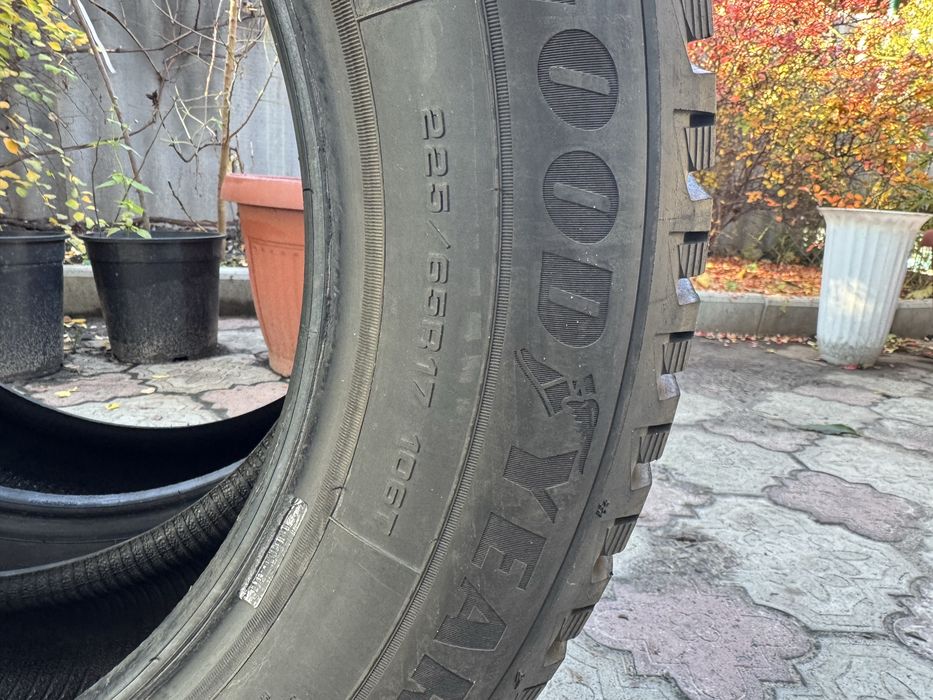 goodyear ultragrip arctic 2 suv 225 65 r17 106t
