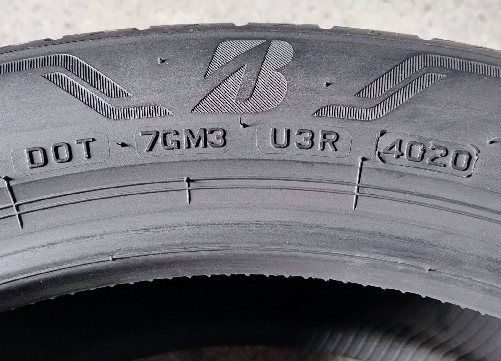 Шини літні R20 235/45 Bridgestone Alenza 001