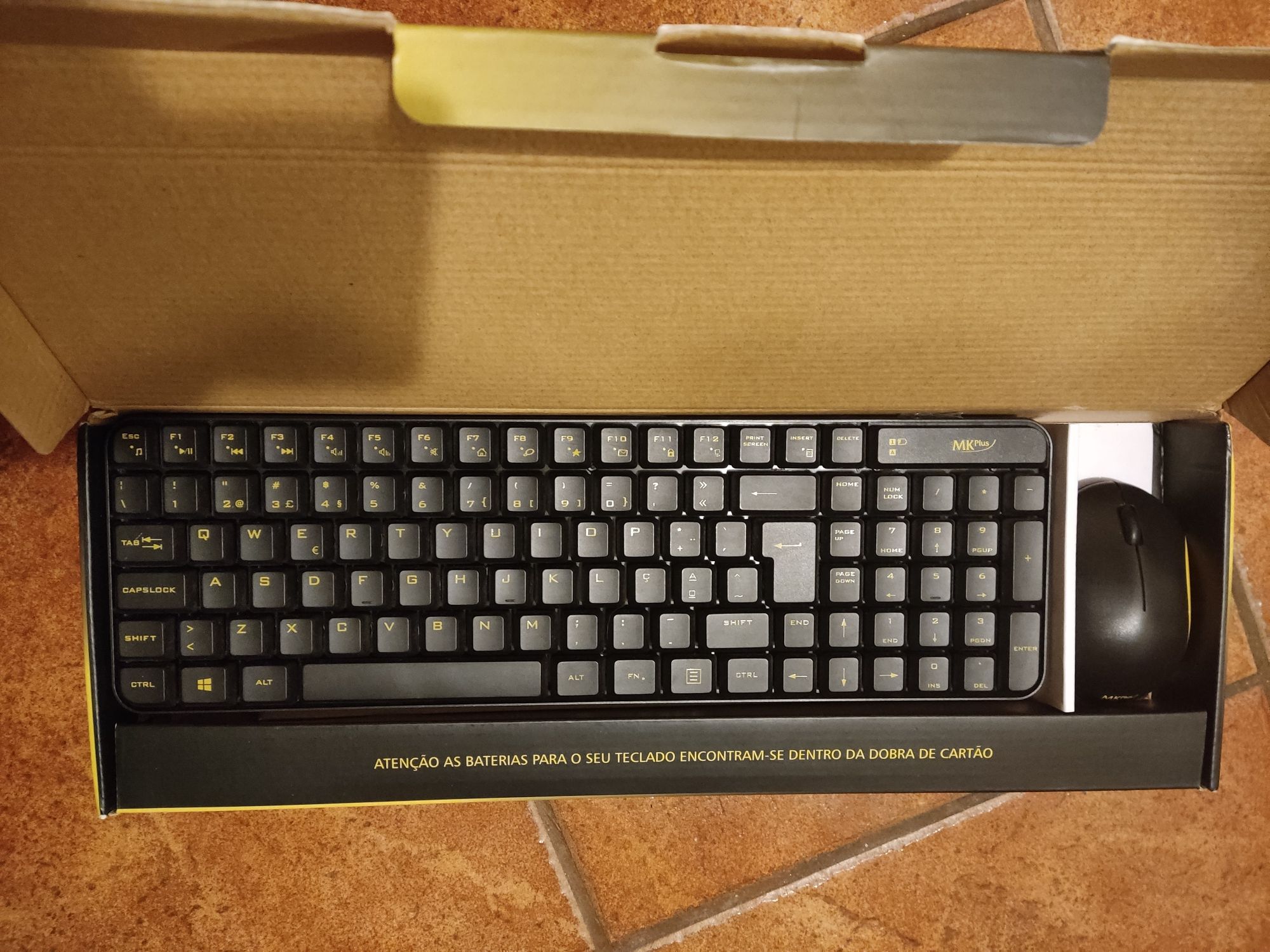 Teclado e rato profissional MK PLUS