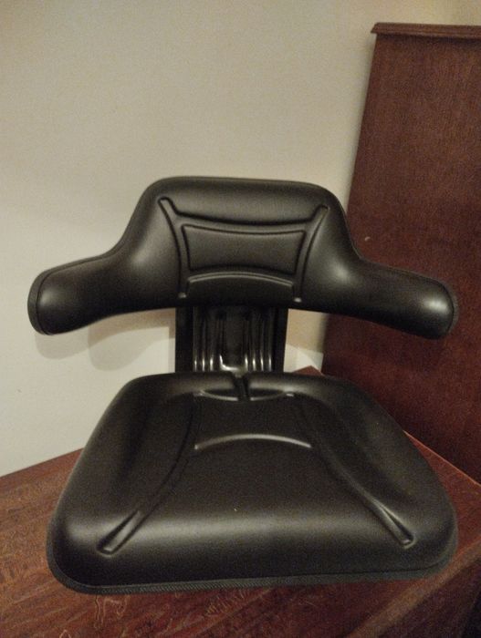 Banco de trator novo