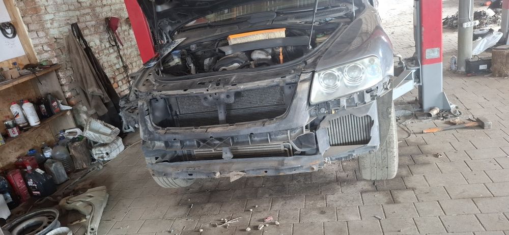 Капот  телевізор радіатори вентелятор vw туарег 2.5tdi