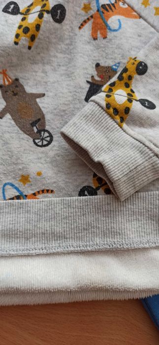 Костюм 92 , штани 92 кофта, шапка 3 роки