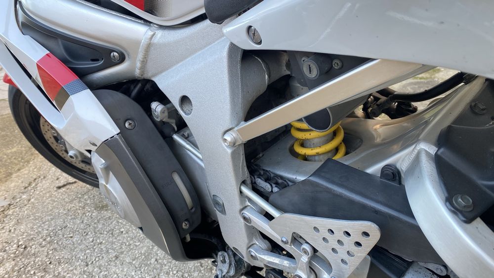 Yamaha YZF R6 (RJ03) de maio 2000