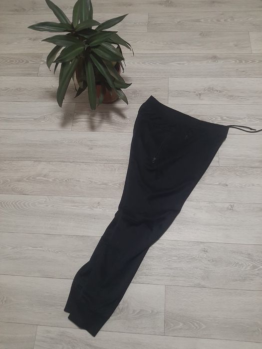 Спортивні штани Nike modern air max tech