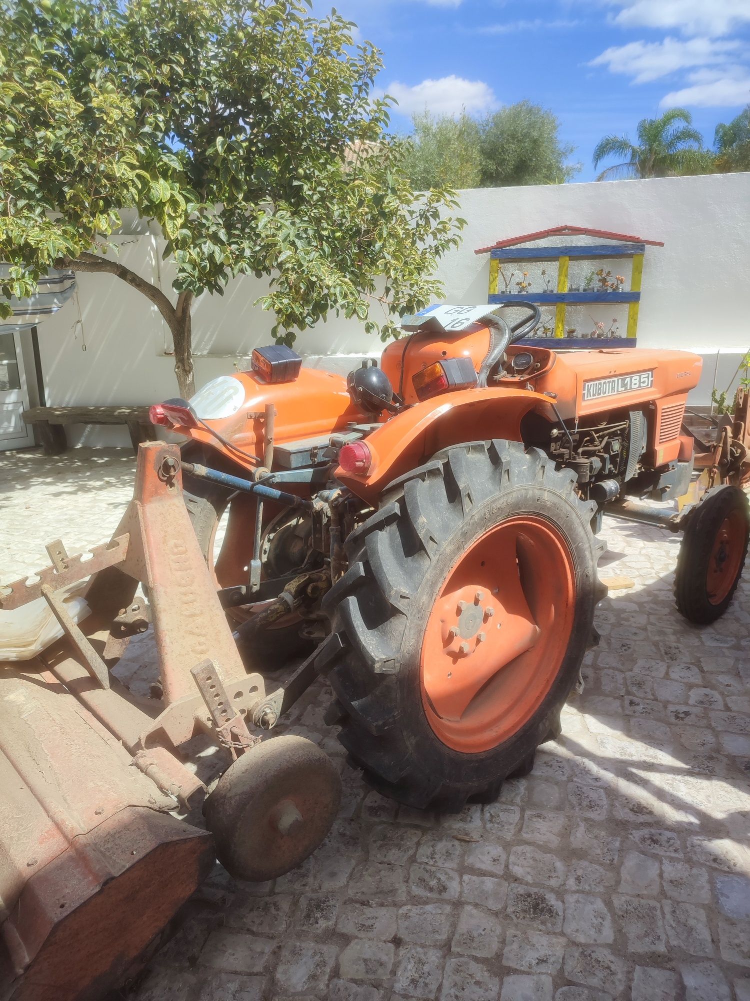Trator agricola e alfaias