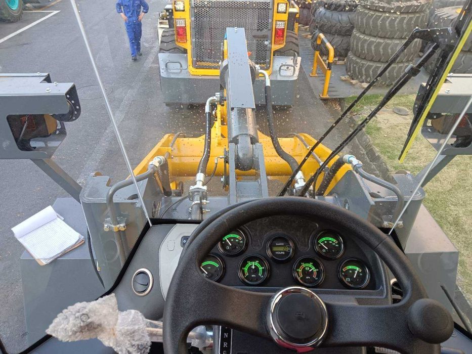 Фронтальний навантажувач CHANGLIN 936H вантажопідйомність 3т.