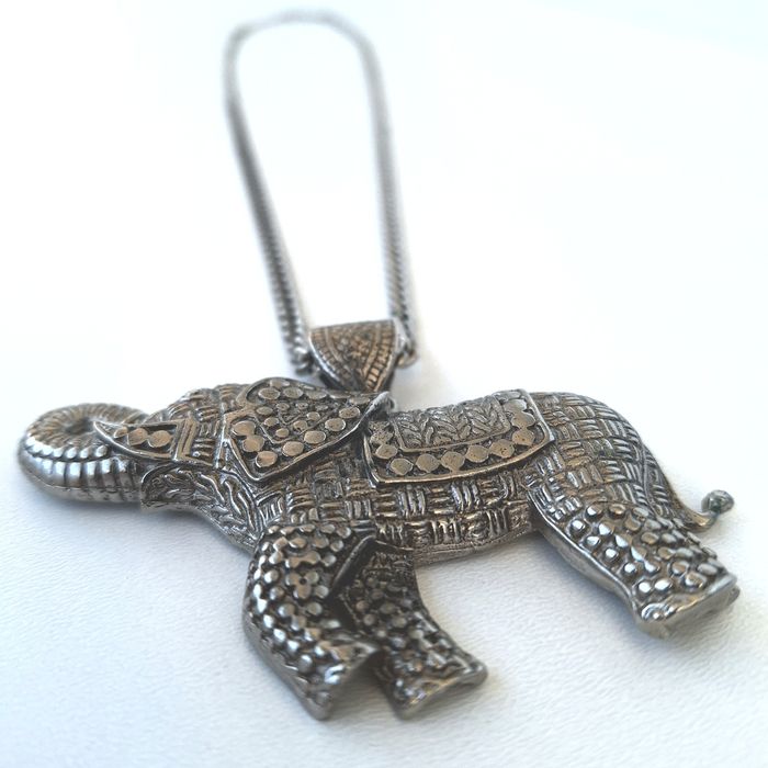 Łańcuszek z wisiorkiem "słoń". Warszawa