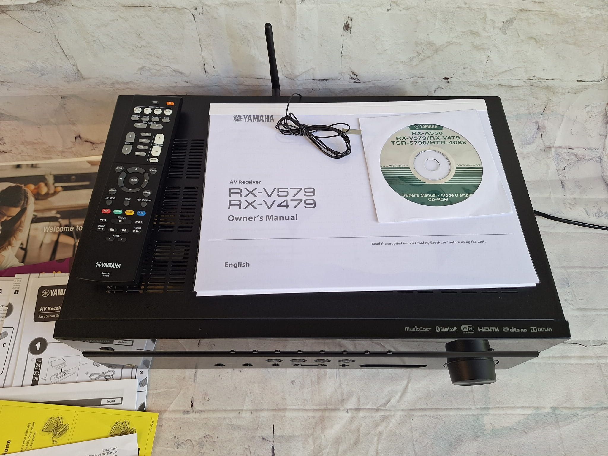 Yamaha z Wi-fi, BT MusicCast RX-V479 5.1  ARC