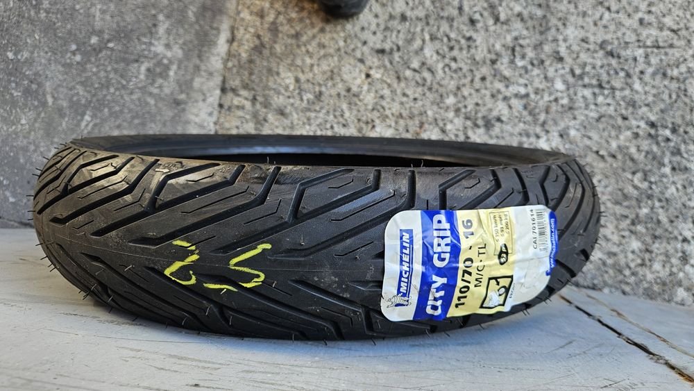 Opona 110.70.16 Michelin