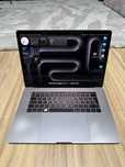 MacBook Pro 15" 2018/i7 / 16 GB RAM / 512 GB SSD / Radeon 560X