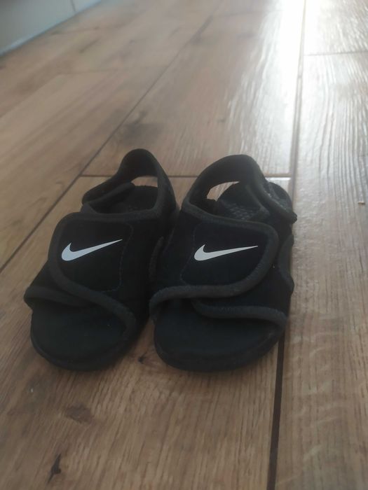 Sandałki Nike 19