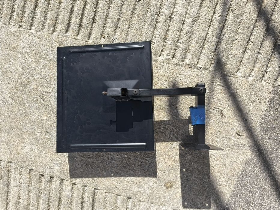 Três suportes para TV