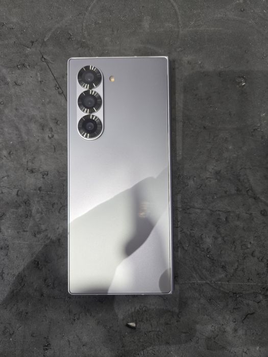 Atrapa Samsung Fold 6