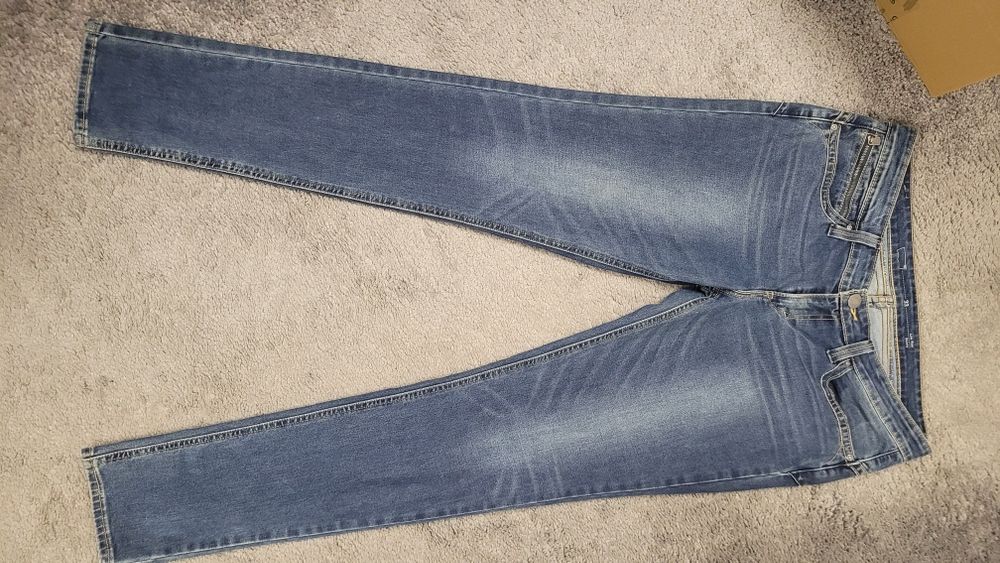 Jeansy Levis r.33 damskie