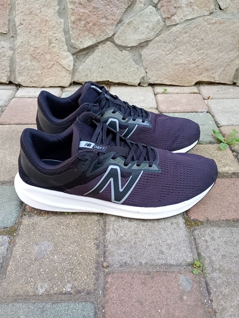 Кросівки New Balance Drift V2