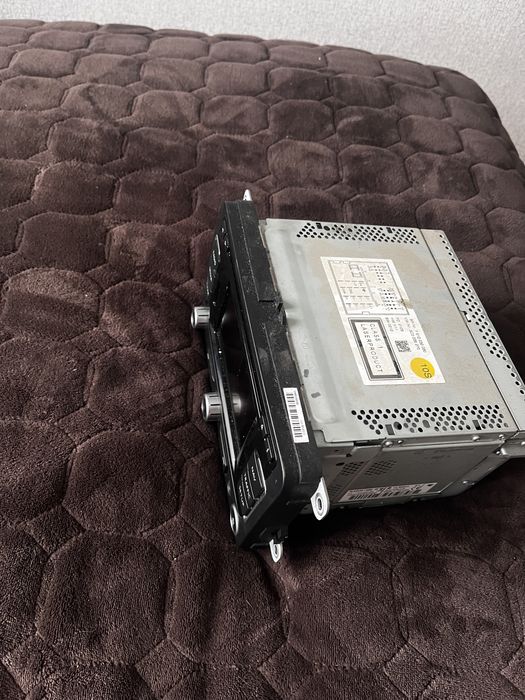 Продам штатну магнітолу Volkswagen RNS 310