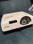 Projektor epson eb 520