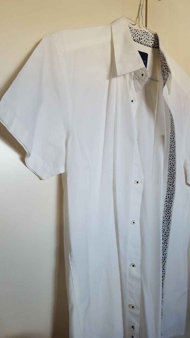 Camisa Azul Navy e Branca