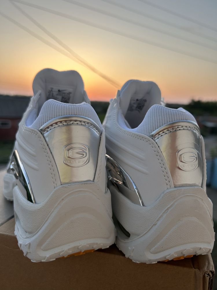 Nike hot step air terra triple white x nocta 2