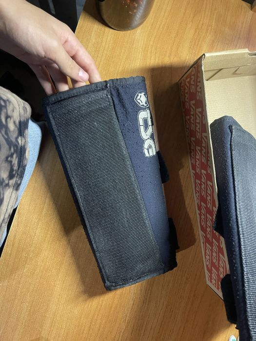 Професійні щитки для захисту голені