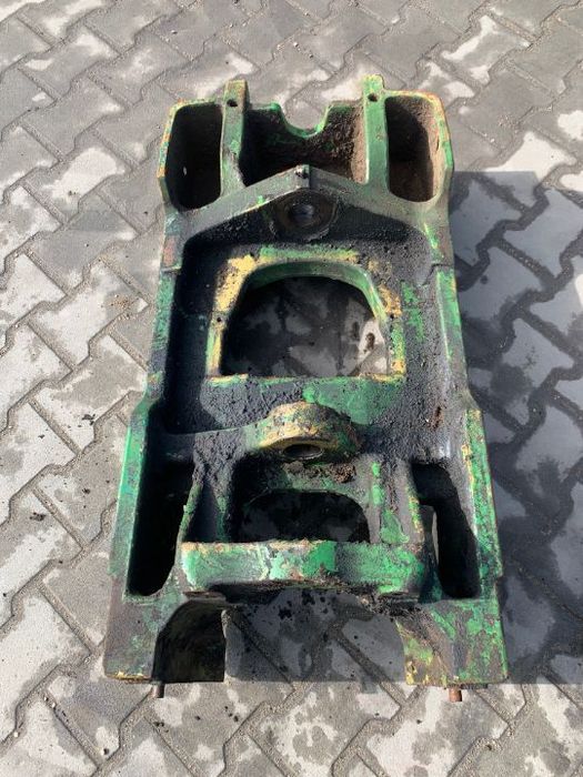 659584 Suport, obciążnik, Wspornik przedniej osi John Deere 3155 AL56444, AL56262, L56592