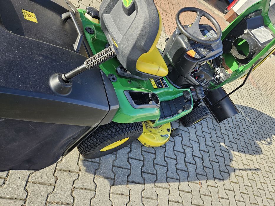 Kosiarka traktorek.  Pług do śniegu John Deere.